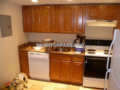 Brighton Recently remodeled 2 Beds 1 Bath on Faneuil St Boston - $2,400