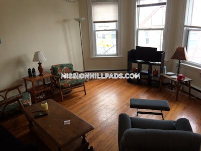 Mission Hill 4 Beds 1 Bath Boston - $5,400