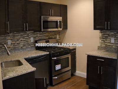 Roxbury Apartment for rent 3 Bedrooms 2 Baths Boston - $3,750