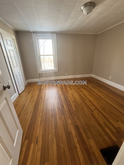 Lynn 3 Bed 1 Bath LYNN $3,200 - $3,200