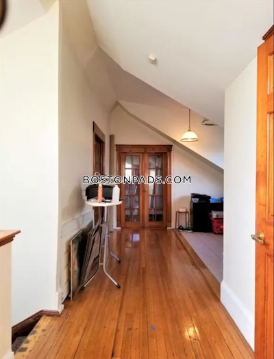 Brookline Marvelous 5 Beds 3 Baths on Babcock St- Brookline- Coolidge Corner  Coolidge Corner - $7,700