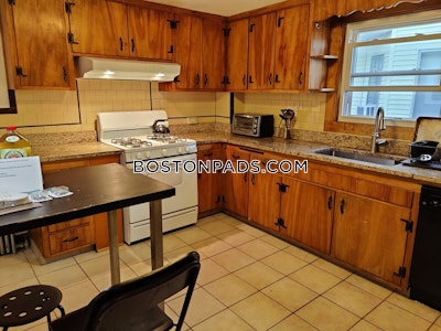 Medford 5 Beds 2 Baths Tufts  Tufts - $5,800