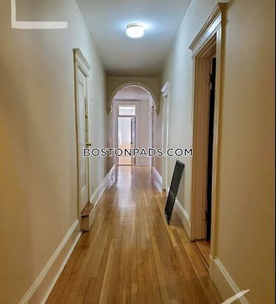 Brookline 3 Bed 2 Bath BROOKLINE- COOLIDGE CORNER $4,500  Coolidge Corner - $4,800