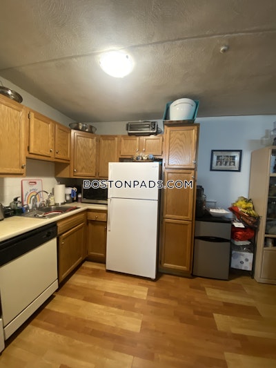 Newton 2 Beds 1 Bath  Newtonville - $2,500