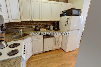 North End 2 Bed, 1 Bath Unit Boston - $3,695 50% Fee