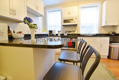 North End 2 Bed, 1 Bath Unit Boston - $3,475