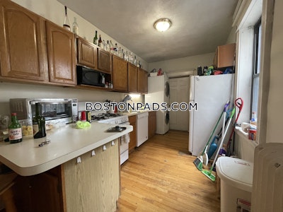 Allston 3 Beds 1.5 Baths Boston - $3,900