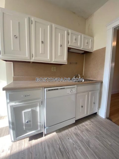 Brookline 3 Beds 1 Bath  Coolidge Corner - $4,300