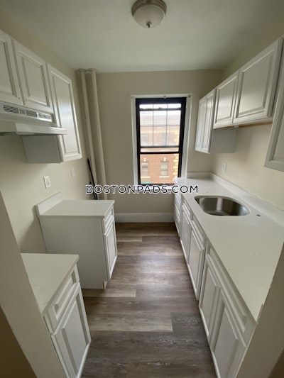 Malden Great 2 Beds 1 Bath on Pleasant St - $2,400