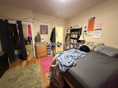 Mission Hill 4 Beds 1 Bath Boston - $4,200