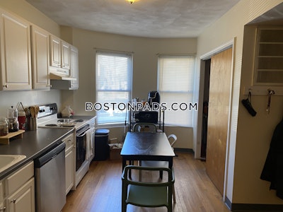 Mission Hill Renovated 2 bed 1 bath available 9/1 on Huntington Ave in Mission Hill! Boston - $3,400