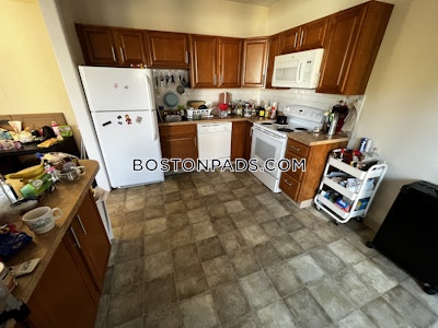 Allston 3 Beds 1.5 Baths Boston - $3,300 No Fee