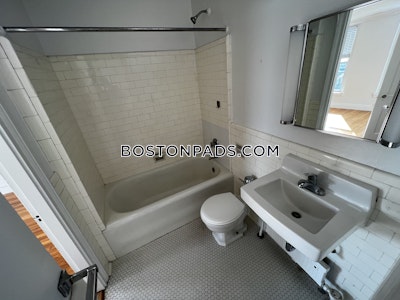 Brookline 1 Bed 1 Bath BROOKLINE- COOLIDGE CORNER $3,453  Coolidge Corner - $3,603