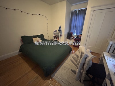 Brookline 3 Bed 1 Bath BROOKLINE- BOSTON UNIVERSITY $4,400  Boston University - $4,400