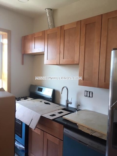 Roxbury Apartment for rent 4 Bedrooms 2 Baths Boston - $4,000