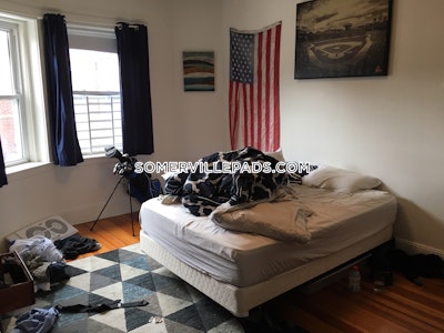 Somerville Nice 2 Bed 1 Bath available 8/1 on Summer St. in Somerville  East Somerville - $2,850