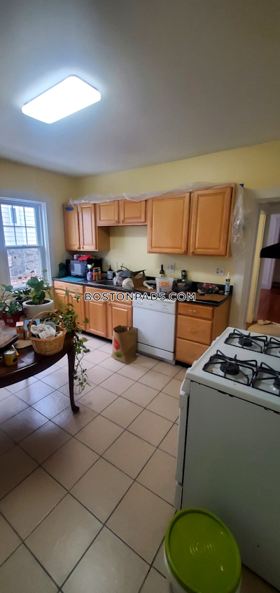 West Roxbury Apartment for rent 2 Bedrooms 1 Bath Boston - $2,800