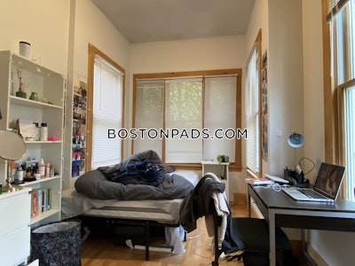 Somerville Apartment for rent 5 Bedrooms 1 Bath  Tufts - $6,250