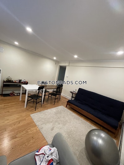 Brookline 2 Bed 1 Bath BROOKLINE- COOLIDGE CORNER $3,495  Coolidge Corner - $3,495 No Fee